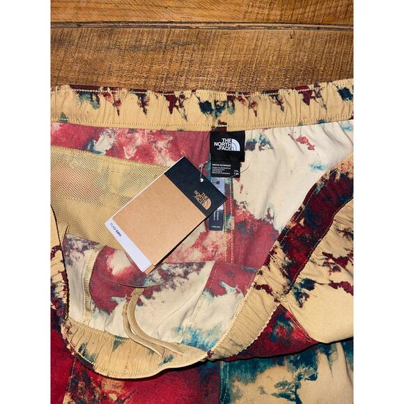 NWT Mens The North Face Class V Pull On Nylon Climbing Shorts Abstract Size XXL‎ - Picture 8 of 9